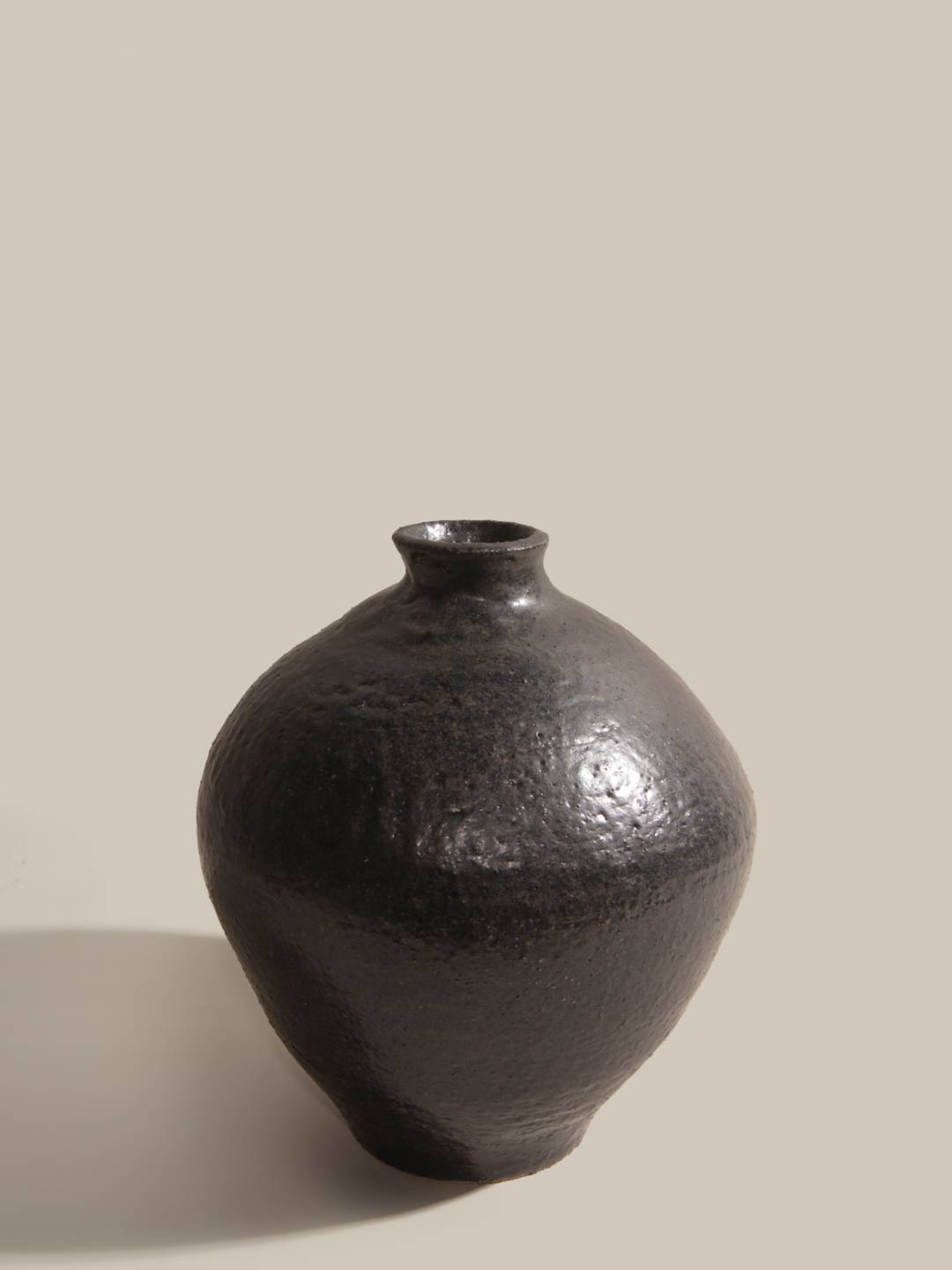 Sandy Ceramic Vase S.7 Obsidian Form